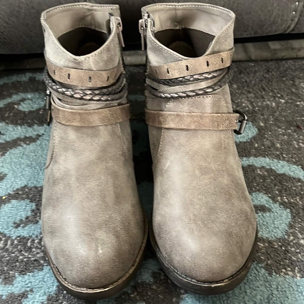 Maurices brand Booties, gray in color, barely worn, size 10